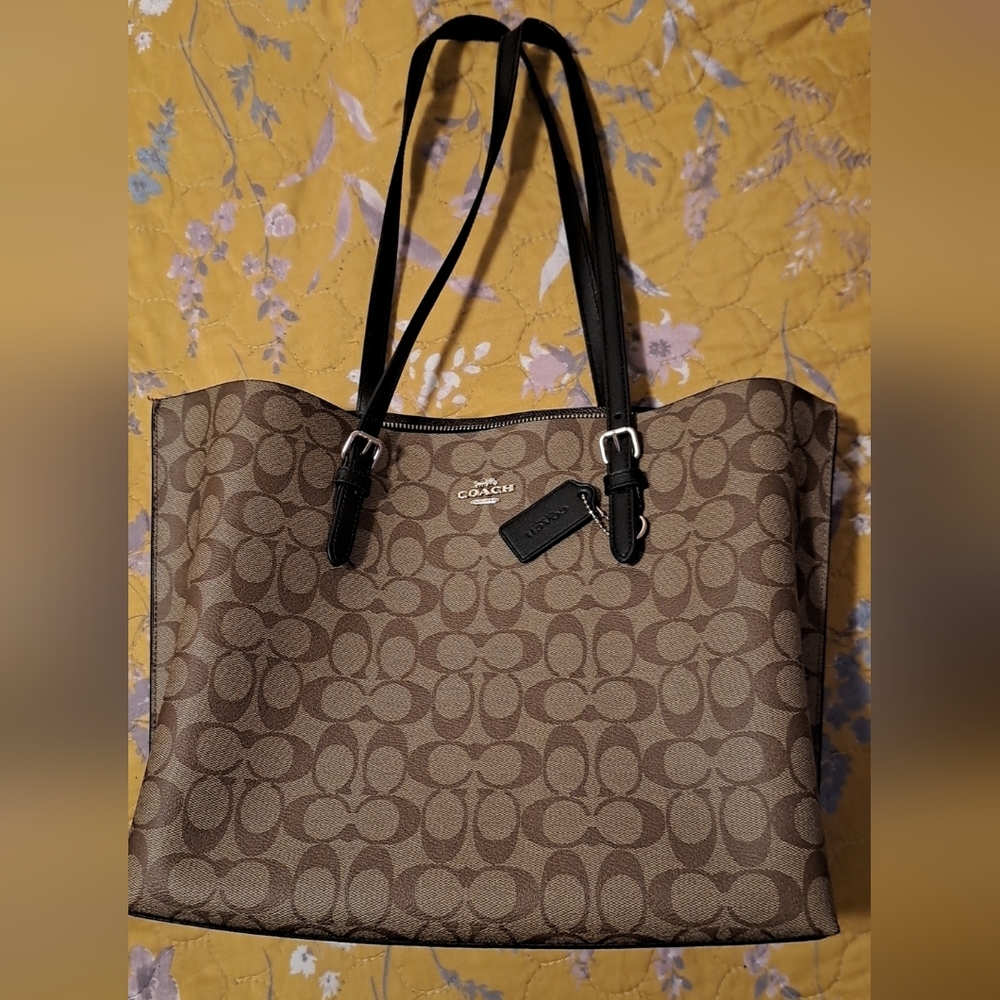 COACH Mollie Tote
